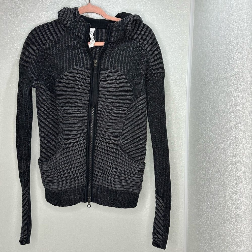 Lululemon Embrace Hoodie‎ Knit Sweater